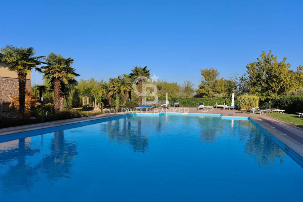 appartamento in vendita a Lonato del Garda in zona Barcuzzi
