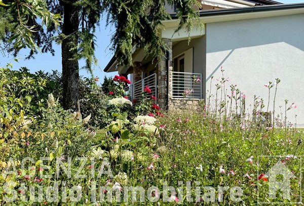 casa indipendente in vendita a Lonato del Garda in zona Lido