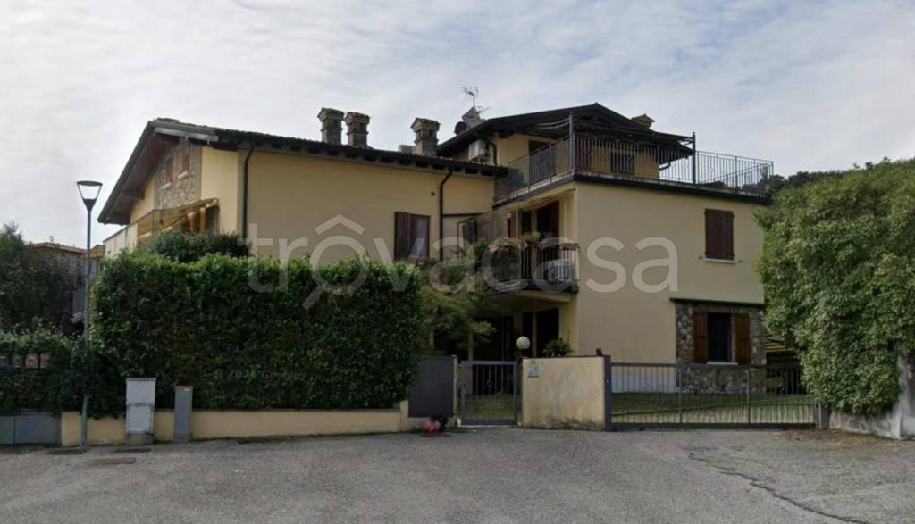 appartamento in vendita a Lonato del Garda in zona Barcuzzi