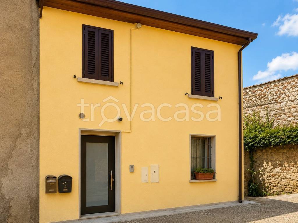 casa indipendente in vendita a Lonato del Garda in zona Lido
