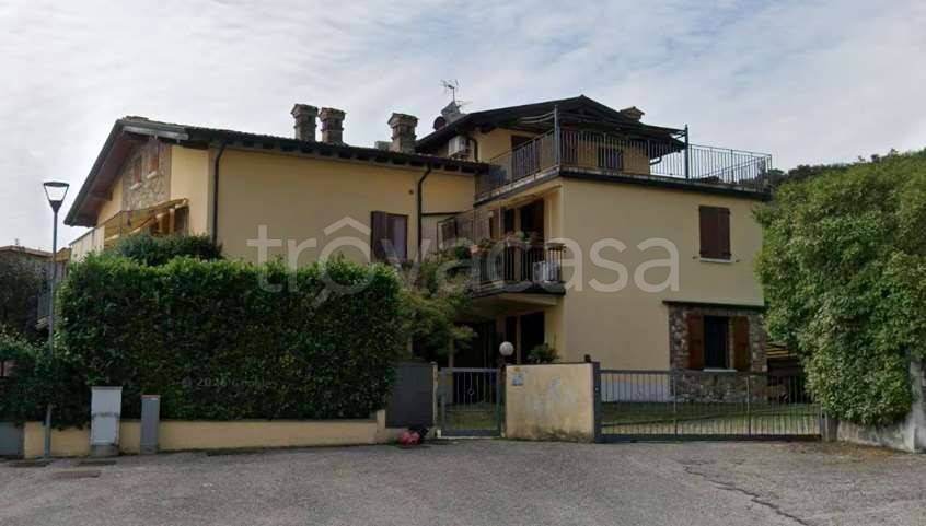 appartamento in vendita a Lonato del Garda in zona Barcuzzi
