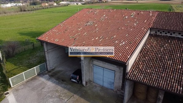 appartamento in vendita a Lonato del Garda in zona Maguzzano