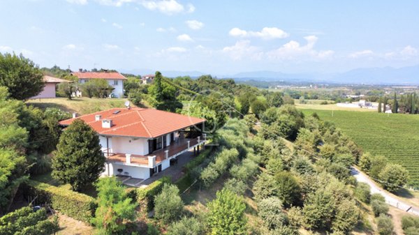 casa indipendente in vendita a Lonato del Garda in zona Centenaro
