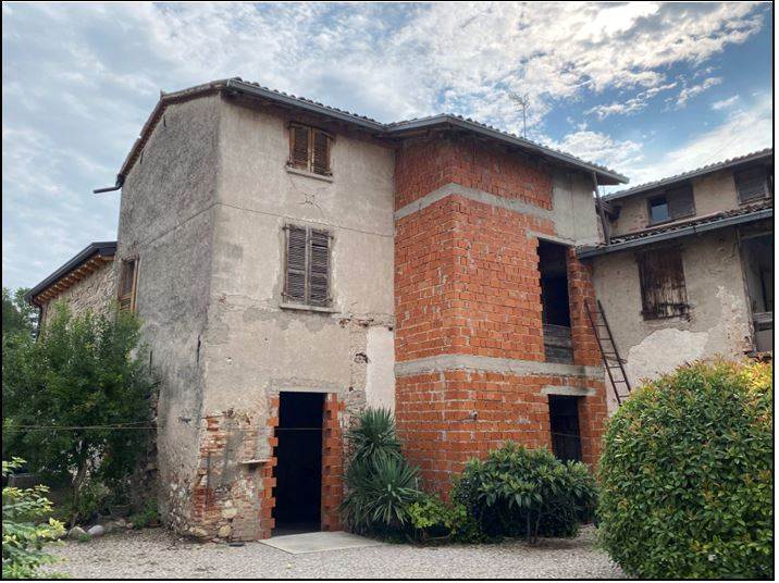 casa indipendente in vendita a Lonato del Garda in zona Centenaro