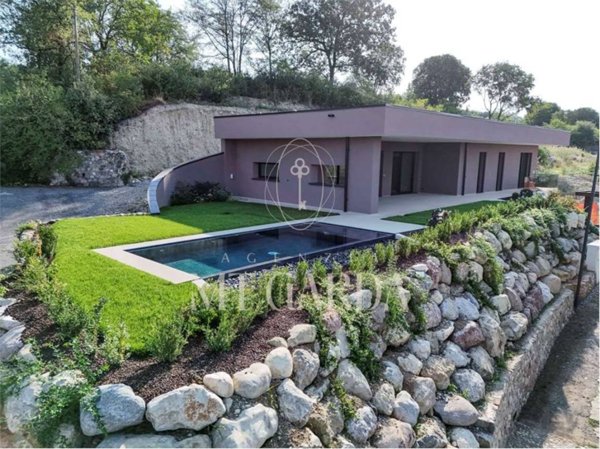 casa indipendente in vendita a Lonato del Garda