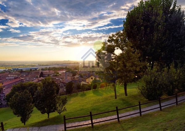 casa indipendente in vendita a Lonato del Garda in zona Lido