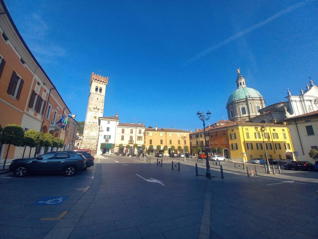 appartamento in vendita a Lonato del Garda in zona Lido