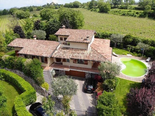 casa indipendente in vendita a Lonato del Garda in zona Lido
