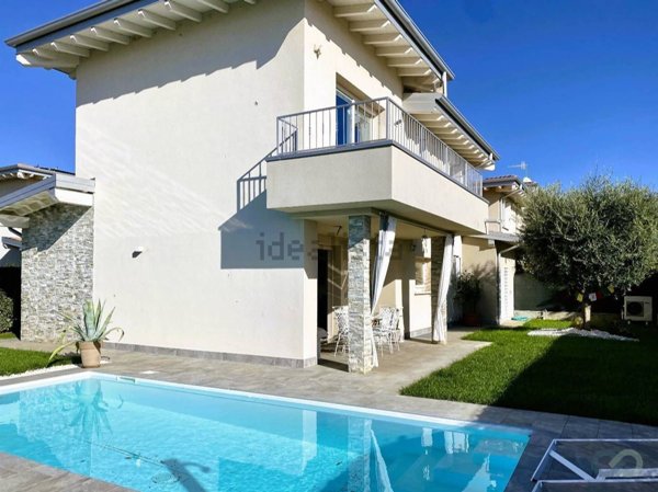 casa indipendente in vendita a Lonato del Garda