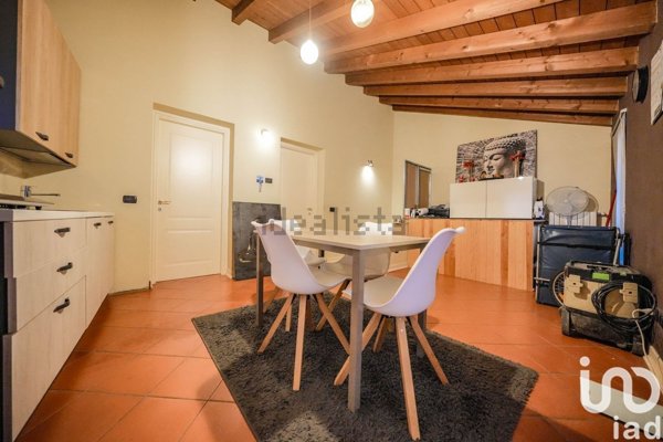 casa indipendente in vendita a Lonato del Garda in zona Cominello
