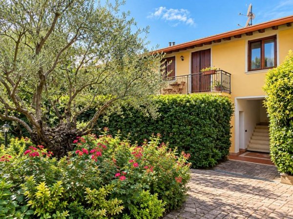 appartamento in vendita a Lonato del Garda in zona San Polo