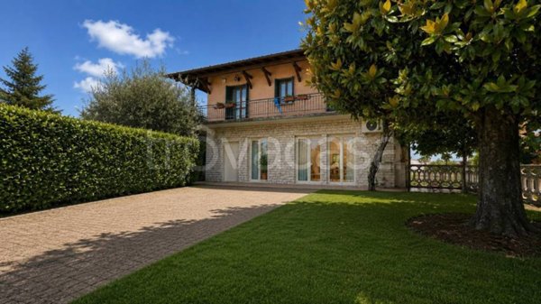 appartamento in vendita a Lonato del Garda in zona Lido