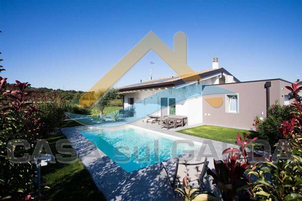 casa indipendente in vendita a Lonato del Garda in zona Lido