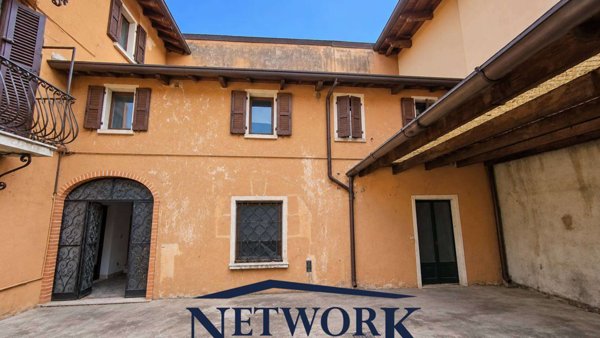 casa indipendente in vendita a Lonato del Garda in zona Lido