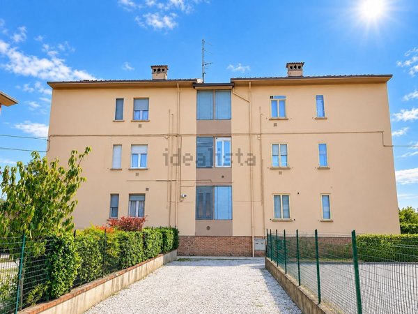 appartamento in vendita a Lonato del Garda in zona Lido