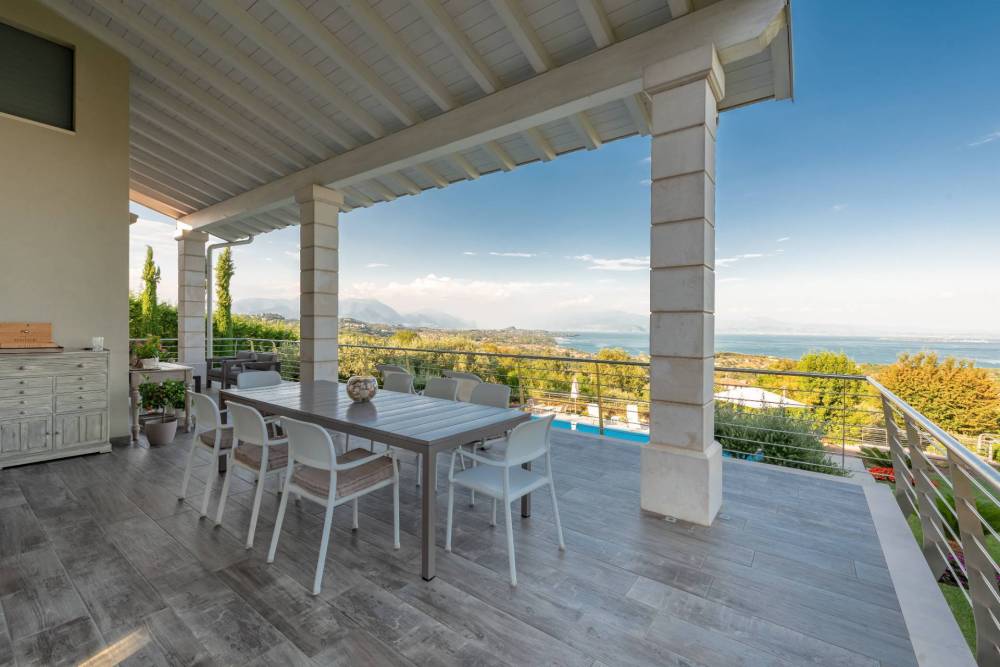 casa indipendente in vendita a Lonato del Garda in zona Barcuzzi
