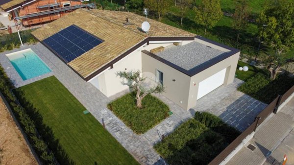 casa indipendente in vendita a Lonato del Garda in zona Lido