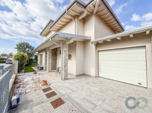 casa indipendente in vendita a Lonato del Garda