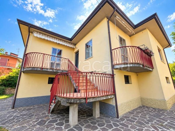 casa indipendente in vendita a Lonato del Garda in zona Lido