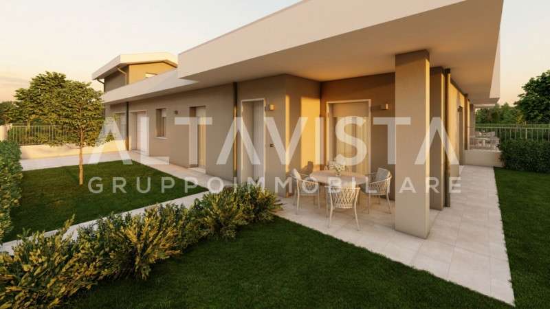 casa indipendente in vendita a Lonato del Garda in zona Lido