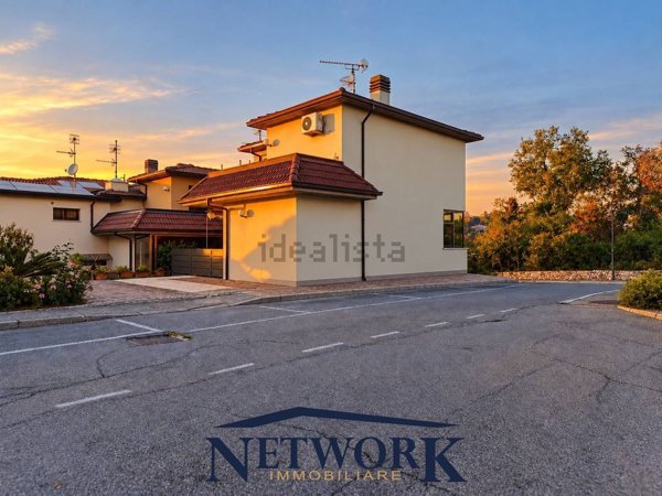 casa indipendente in vendita a Lonato del Garda in zona Lido