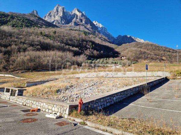 terreno edificabile in vendita a Losine