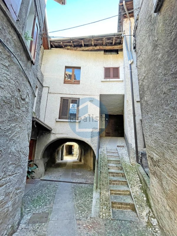 casa semindipendente in vendita a Losine