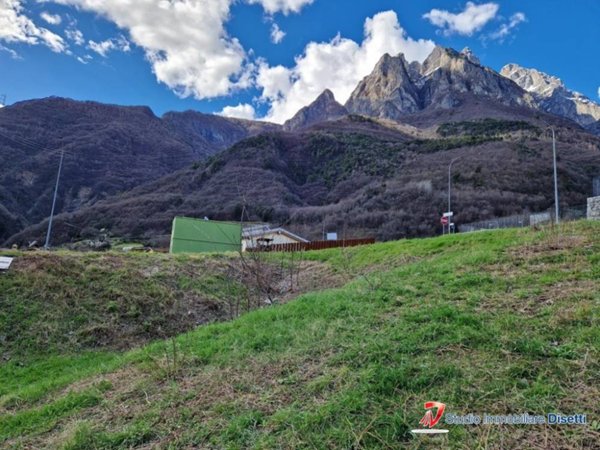 terreno edificabile in vendita a Losine