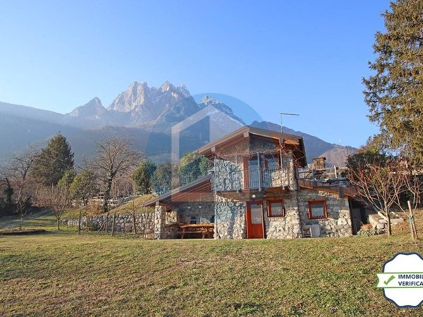 casa indipendente in vendita a Losine