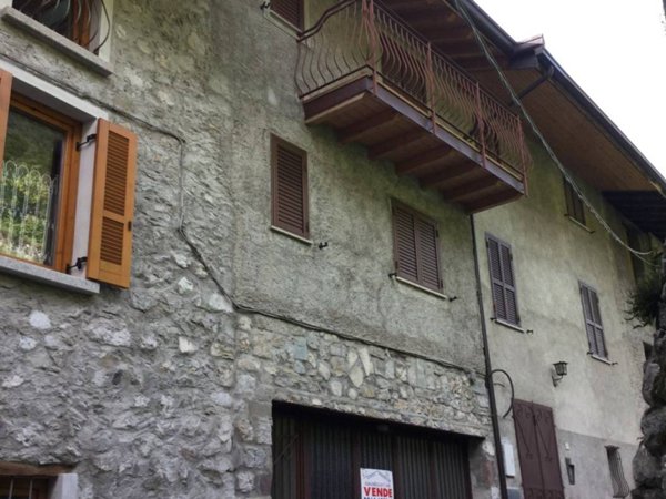 casa indipendente in vendita a Losine