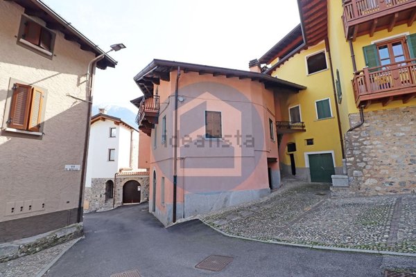 casa indipendente in vendita a Losine