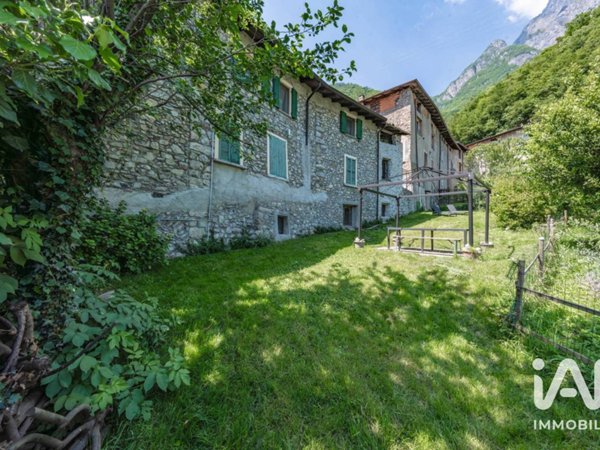 casa indipendente in vendita a Losine