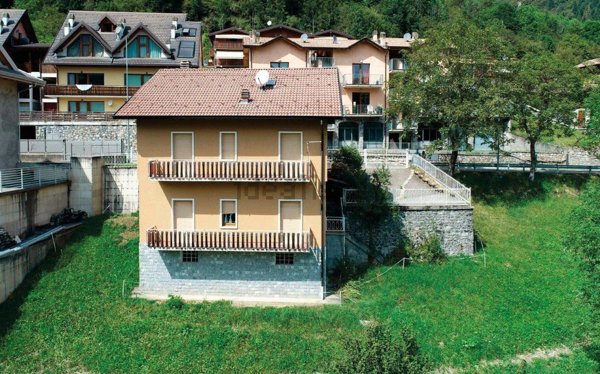 appartamento in vendita a Lozio in zona Villa