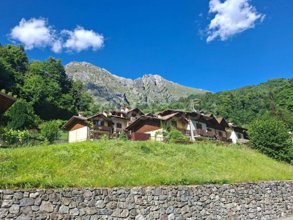 appartamento in vendita a Lozio in zona Laveno
