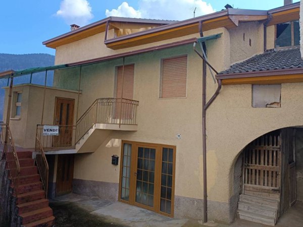 casa indipendente in vendita a Lozio