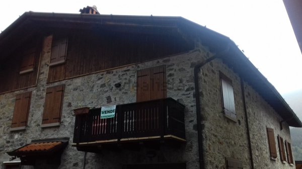 appartamento in vendita a Lozio in zona Villa
