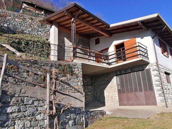 casa indipendente in vendita a Lozio in zona Villa