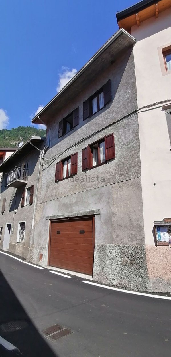 appartamento in vendita a Lozio in zona Villa