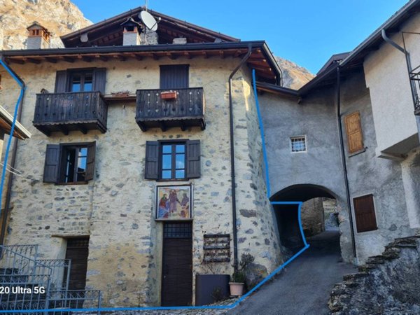 casa indipendente in vendita a Lozio in zona Sommaprada