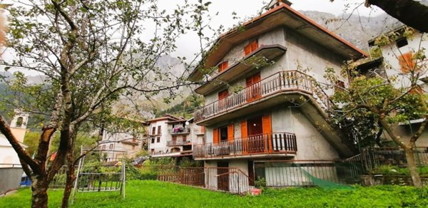 casa indipendente in vendita a Lozio