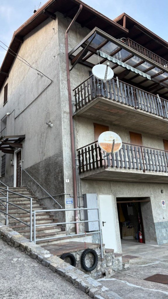 appartamento in vendita a Lozio in zona Villa