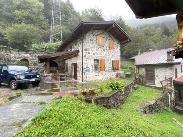 casa indipendente in vendita a Lozio