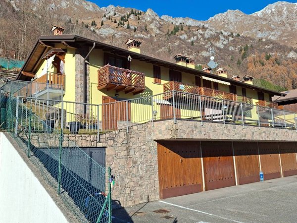 appartamento in vendita a Lozio in zona Villa