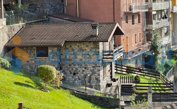 casa indipendente in vendita a Lozio in zona Villa