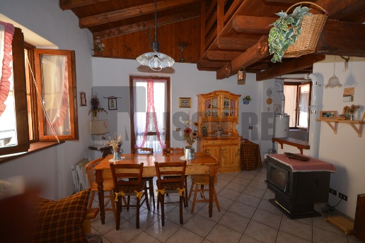 appartamento in vendita a Lozio in zona Villa