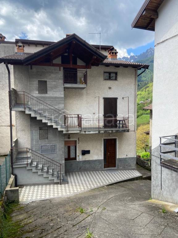 appartamento in vendita a Lozio in zona Villa