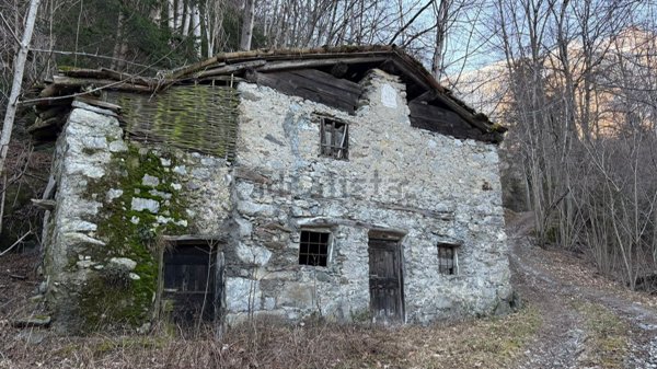 appartamento in vendita a Lozio in zona Sucinva