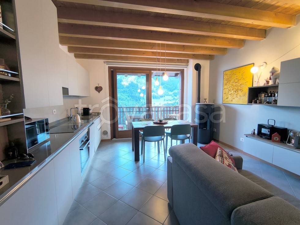 appartamento in vendita a Lozio in zona Villa