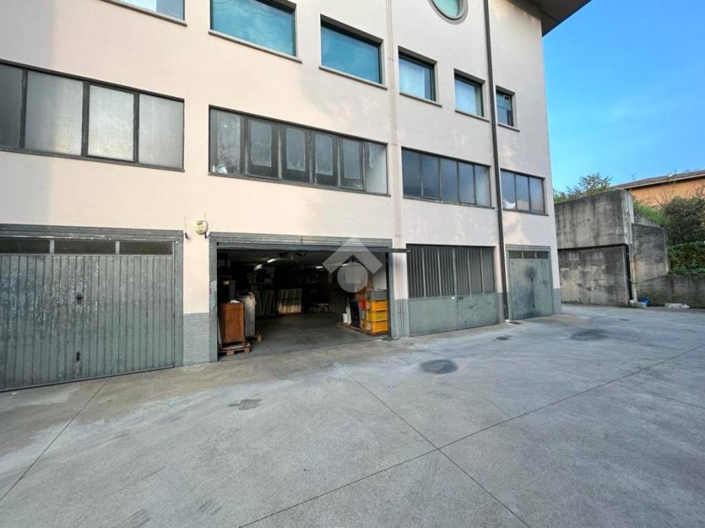 locale commerciale in vendita a Lumezzane in zona San Sebastiano