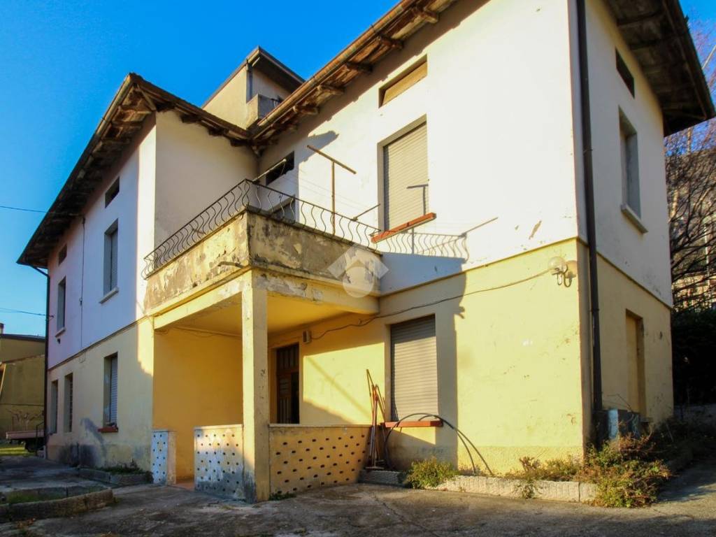 casa indipendente in vendita a Lumezzane in zona San Sebastiano